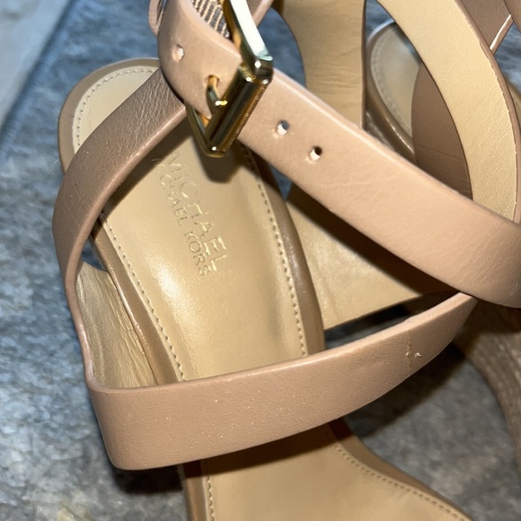 MICHAEL Michael Kors tan leather strappy wedges. Size 7.5! - Picture 2 of 8